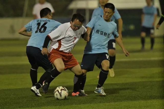 米切尔23分阿伦16+20 骑士力克魔术大比分2-0